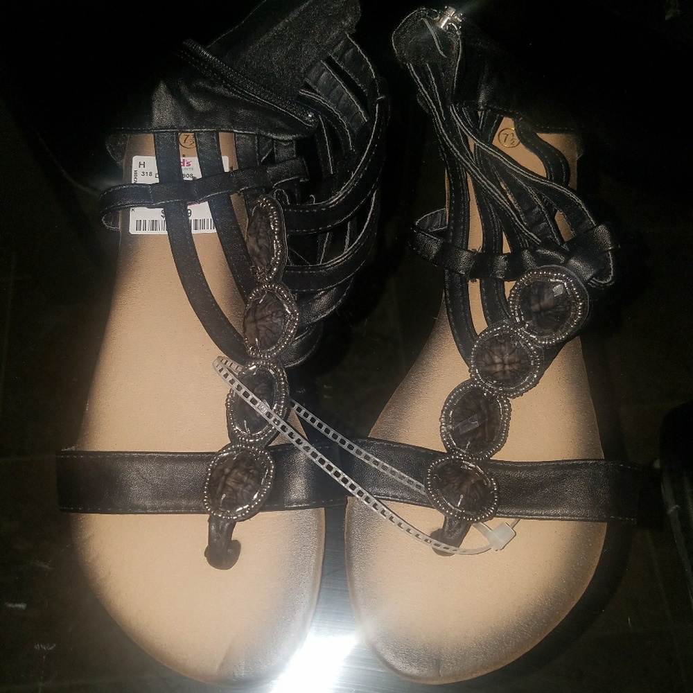 Sandals - Picture 2 of 3